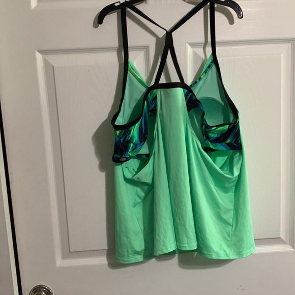 NWOT 2X Zero Posur swimwear top - Picture 2 of 4